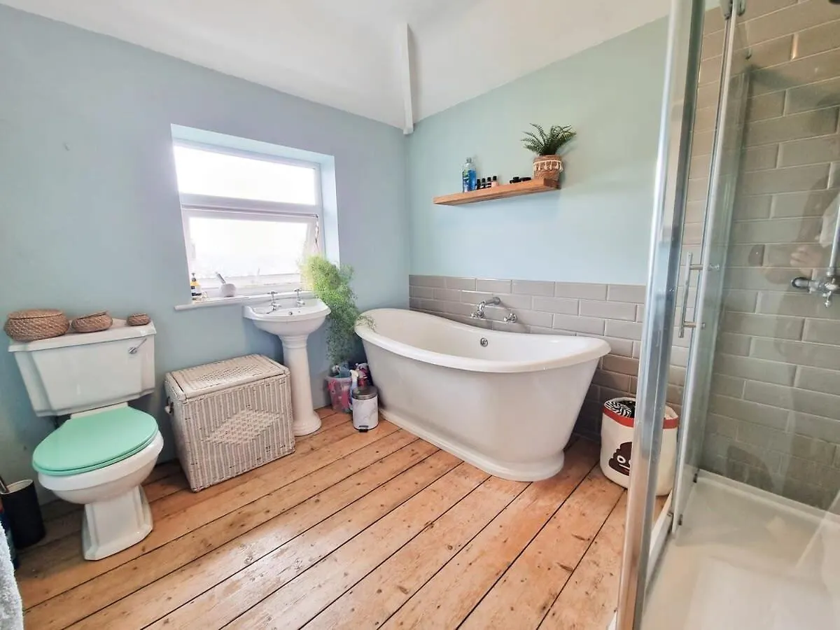Luckwell Cottage Two Bedroom Bristol Apartment