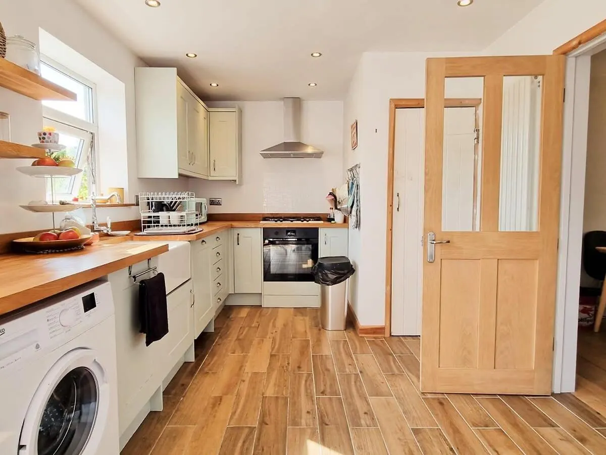 בריסטול Luckwell Cottage Two Bedroom 0*,  בריטניה